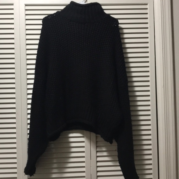 H&M Tops - Turtle neck H&M Tops - Turtle neck